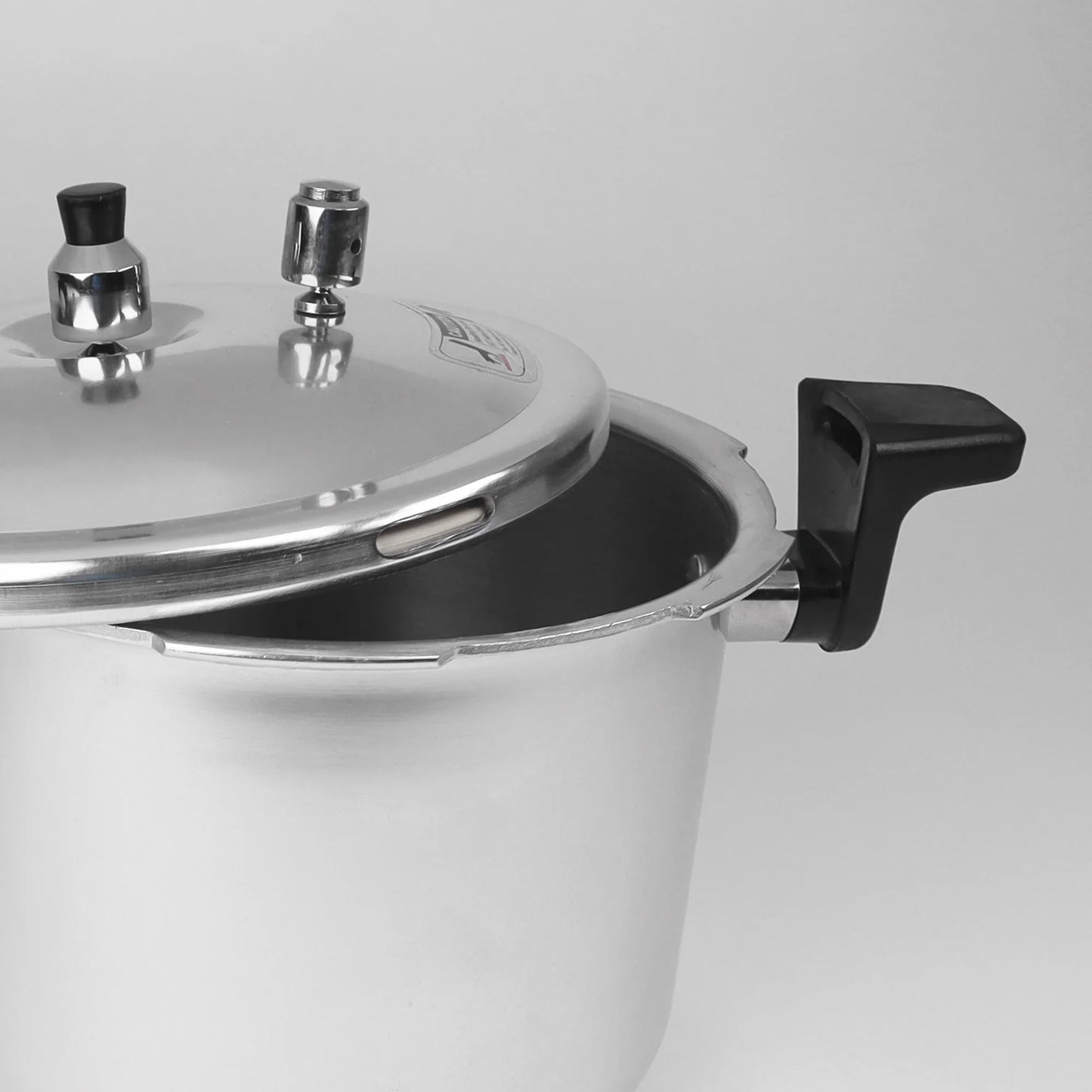 CHEF Best Aluminum Pressure Cooker - 1305 - 9 Liter Long Handle